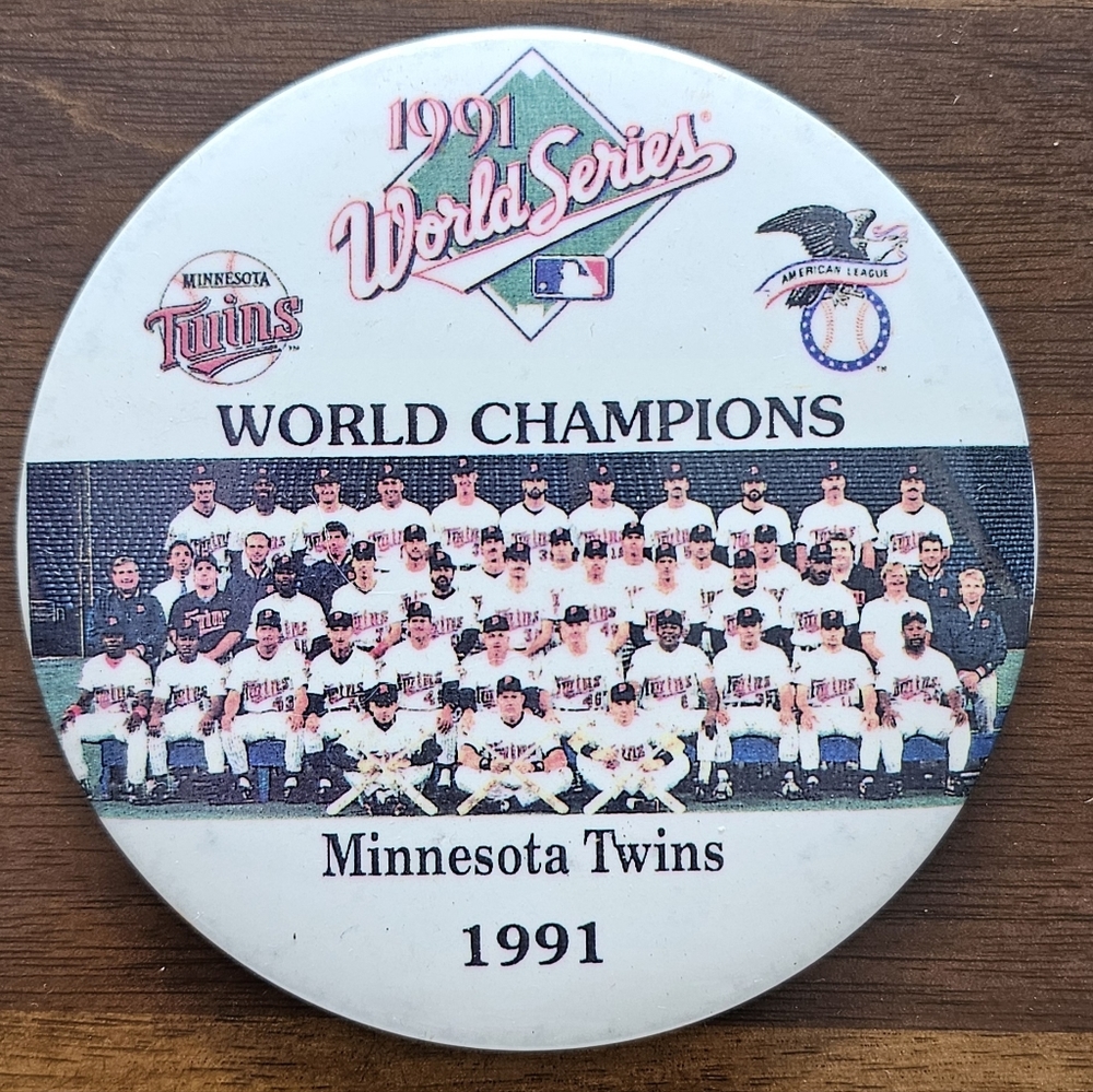 1991 World Series Official Merch Team Photo Button